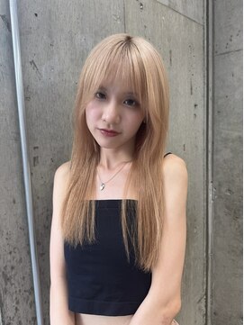 サンク 原宿 表参道(cinq) ミディアムレイヤーストレートロングウルフミルクティーベージュ