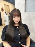 韓国風暗髪ストレートスタイル