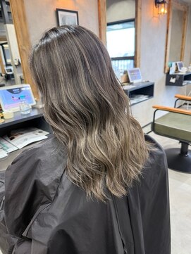 サニー 渋谷(SUNNY) バレイヤージュ、ハイライト、レイヤーロング、グレーベージュ