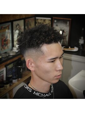 グラウンドタイガー(GROUNDTIGER) スパイキーアフロ×スキンフェード