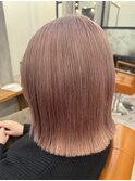 ピンクベージュ