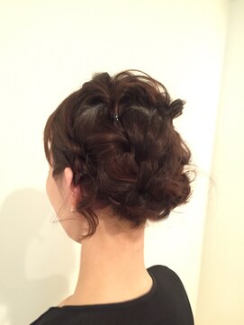 メグリ(meguri) ガーリーアレンジ（クルリンパwith編み込み）