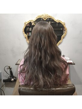 イル(iLu.) ナチュラルグレージュ