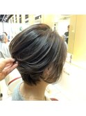 グラボブツヤ髪艶カラー/大人かわいい前下がりショート