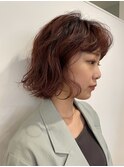 ピンクレッドブリーチなしカラーミルクティベージュ前下がりボブ