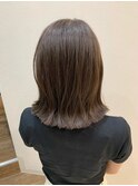 切りっぱ外ハネボブ/透明感グレージュ