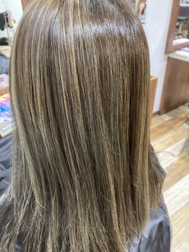 美容室 プラセル(Plaser) ハイライト＋イルミナカラー