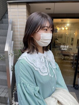 メール(mer) 外ハネミディ×インナーベージュ