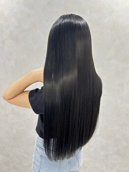 エレノア 四条烏丸店(Eleanor)の写真/低ダメージで自然な仕上がり！潤い&艶感、理想の髪質を実現♪話題の美髪【髪質改善】縮毛矯正♪