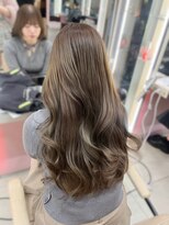 ユーフォリア エヌ 池袋サンシャイン通り店(Euphoria +n) ブリーチなしダブルカラー 明るめOlive beige