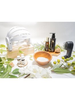 【リラックス&保湿】or【育毛促進＆白髪ケア】悩みに合わせて選べるヘッドスパ＊最新美容機器の体験も！