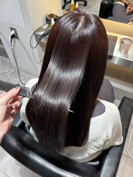 ジアン(GIEN)の写真/Aujuaサロントリートメントと髪質改善トリートメントで、うるツヤな髪をお手入れしませんか◎