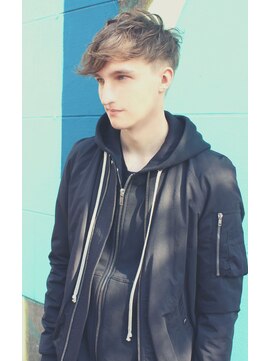 ジジバイワースホワイル(jiji by WORTH WHILE) ルベン・ネヴェス風 ショート