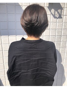 ラカーロ(La CARO) 美シルエット×ショートスタイル　　by北原妙子