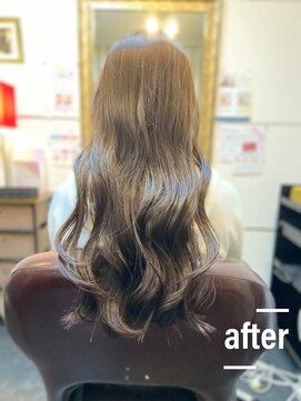 アキコ(AKIko) 大人可愛い透明感を狙ったグレージュヘア10代/20代/30代