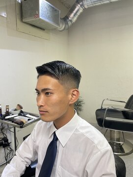 メリケンバーバーショップ フクオカ(MERICAN BARBERSHOP FUK) ビジネスマンフェード長さ調整可