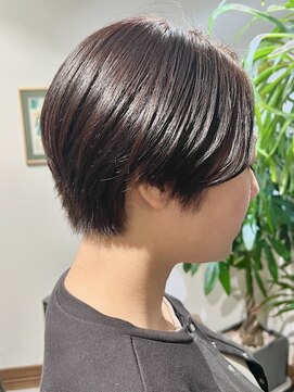 日日ヘアサロン まとまるハンサムショート