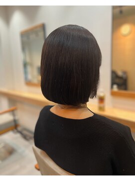 ドットエフ(.f) 丸みボブ/白髪ぼかし