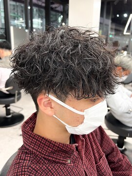 エルマーク 神戸三宮(L-MARK) スパイラルパーマツイストパーマアップバング短髪メッシュ