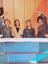 スタイリスト、全員女性