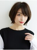 イメチェン　ホワイトブロンド　外ハネボブ 美髪　ワイドバング