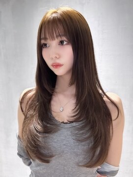 ロムーク 表参道(LOMKH) 小顔ロングレイヤーカット顔周り冬グレージュカラー透明感カラー