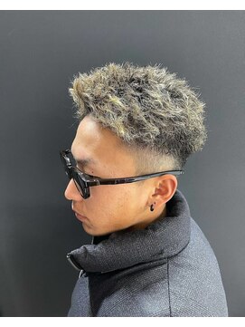 ガウディ 池袋店(Gaudi) 金メッシュ×ツイストパーマ