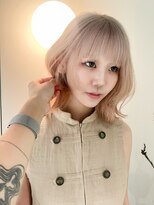 ニューオーセンティック(New Authentic)&nbsp;ほんのりピンクのホワイトベージュ