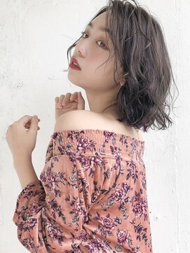 ルティア(Lutia) グレージュ ゆるふわ センターパート！