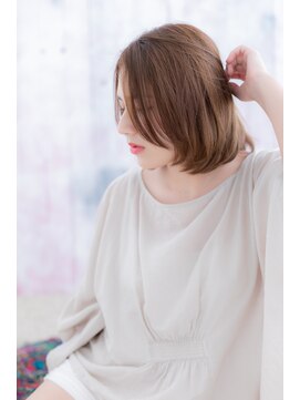ヘアアンドビューティー ミック(Hair & Beauty miq) ノーバングでシンプルかわいい丸みショートボブb