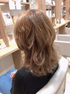 ラブリッシュ(LOVERICHE) 30代スタイル 伸ばしかかヘアにもオススメセミディウルフ