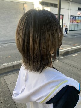 アズールサン 草加西口店(azule-sun) ウルフカット,グレージュカラー,イルミナ【草加】