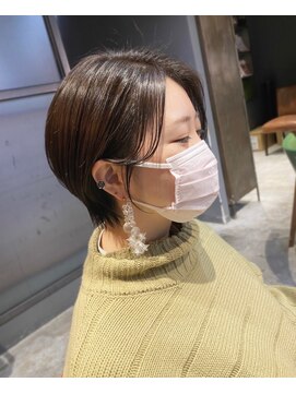 エミュー(emue) 大人可愛いショート大人美人ヘルシースタイルオリーブグレージュ