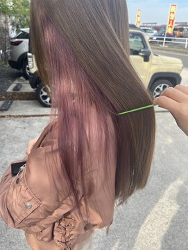 ルームスヘアー(Rooms Hair) ちらっと見えるラベンダーピンク