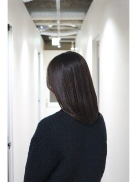 ビー(Be) ナチュラルセミロング