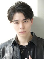 エイド 本店(aid)&nbsp;黒髪ショートアップバング刈り上げツーブロックビジネスヘア