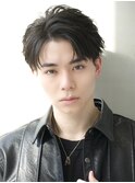 黒髪ショートアップバング刈り上げツーブロックビジネスヘア