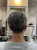 ハコ(H.A.Co) メンズの白髪活かしハイライトです。