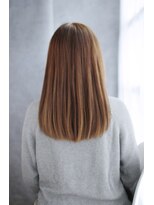 シュシュット(chouchoute)&nbsp;小顔セミウェットウェーブハイライトカラー美髪オリーブカラー90