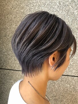 ボヌール オオサカ(Bonheur OSAKA) 【stylist土井】　ハンサムショートボブ