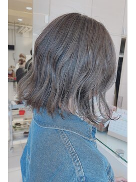 エム インターナショナル 春日部本店(EMU international) 赤み無しオリーブ系カラー