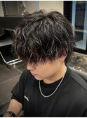 932黒髪束間ツイストスパイラルパーマ栗色刈り上げ無造作パーマ