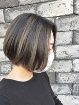 ラヴィエール(LAVIERE by R-EVOLUT)&nbsp;大人ハイライト　ショートカット　アッシュカラー　店長　柿本