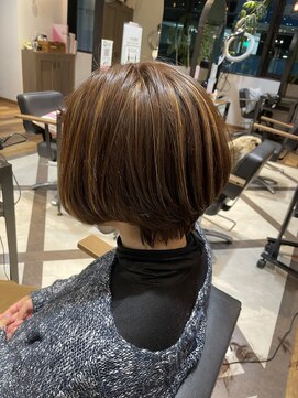 グロウ バイ グラフィー(GLOW by Graphy) ハイライトショートボブ