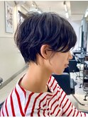 大人ガーリーハンサムショートニュアンスパーマアッシュブラウン