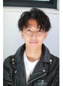 センターパート×緩めツイストスパイラル  (ADOR 松本爽汰)