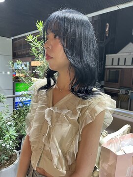 ヘアーアンドメイク ビス(HAIR&MAKE bis) ブルーブラック/透明感カラー/ブリーチ1回～【黒田あさみ】