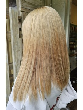 ヘアーメイク ロコ エクステンションズ 亀戸店(Hair make ROCO Market etensions) ハイトーンカラー　ブリーチカラー　が　可愛いです