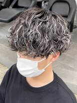 フィフス 仙台(fifth)&nbsp;仙台波巻きパーマセンターパートウルフメンズマッシュ緩め30代◆