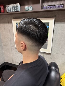 グロウヘアワークス(grow hair works) スキンフェード×アイロンパーマ